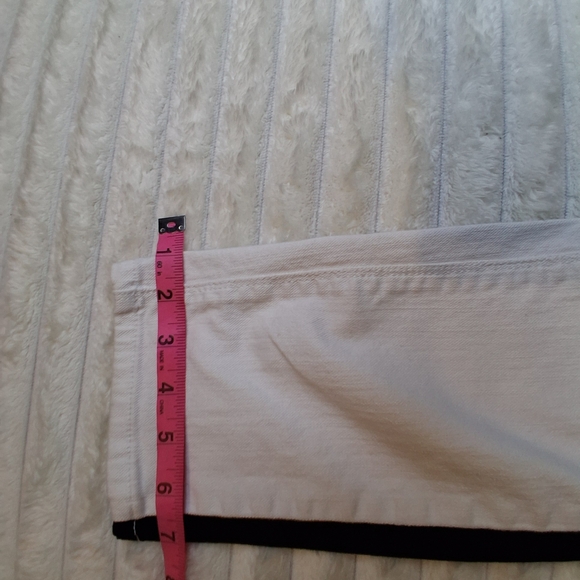 NWOT New York & Company SITS AT LOWER WAIST  Skinny Jeans - Picture 3 of 8